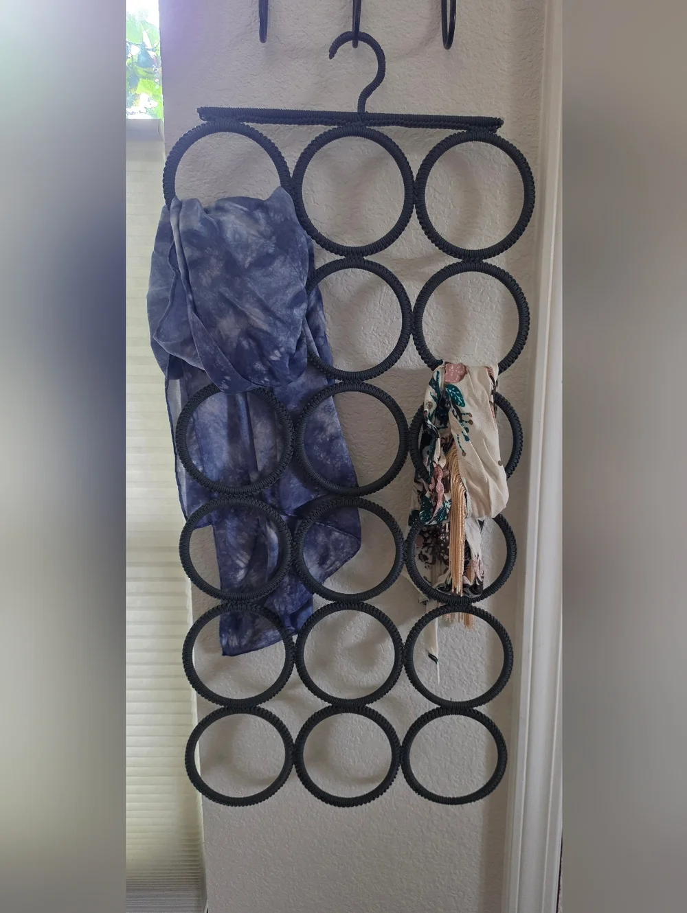 Hanger Ring Organizer For Scarves, Wrap And Accessories.